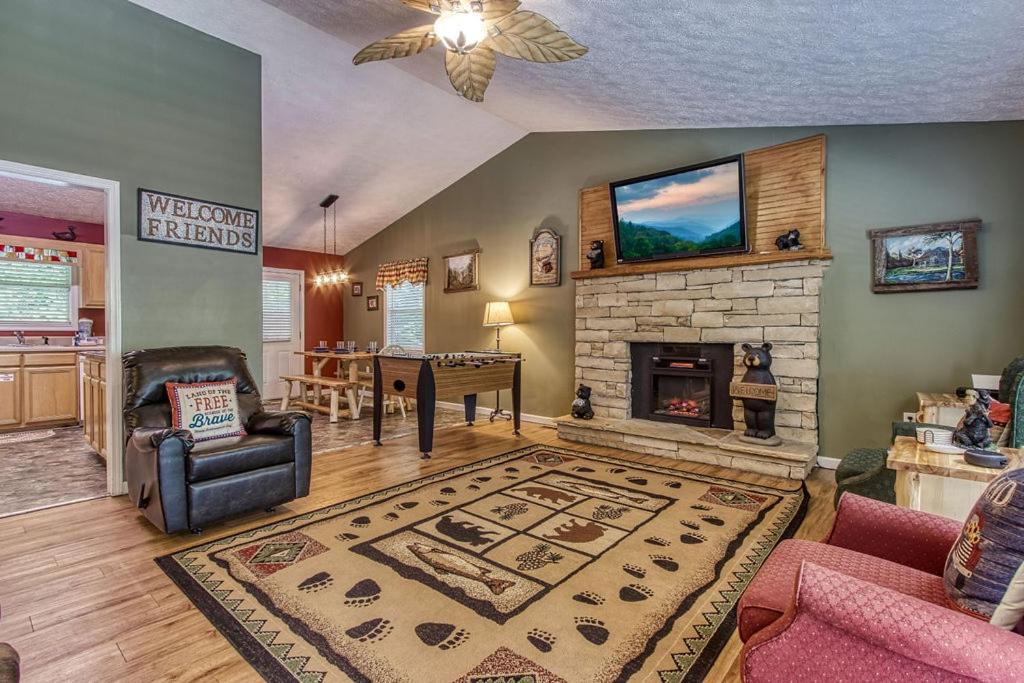 River Song, Near River, Hot Tub, Foosball, Wifi 1089 Free Tickets Each Paid Day, Dollywood And More 세비어빌 외부 사진