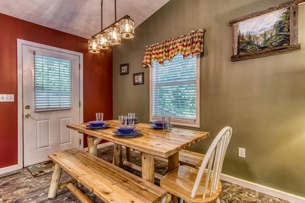 River Song, Near River, Hot Tub, Foosball, Wifi 1089 Free Tickets Each Paid Day, Dollywood And More 세비어빌 외부 사진