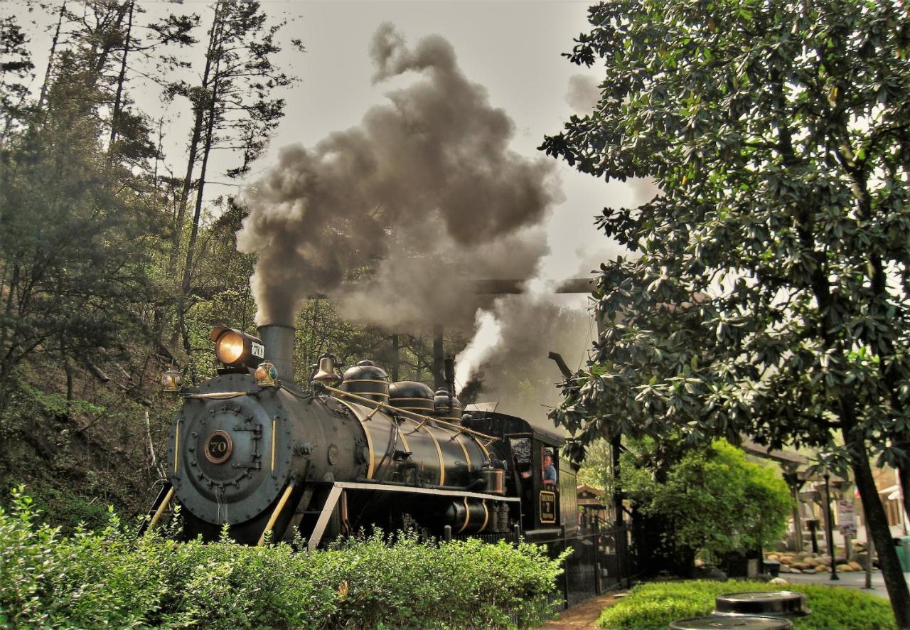 River Song, Near River, Hot Tub, Foosball, Wifi 1089 Free Tickets Each Paid Day, Dollywood And More 세비어빌 외부 사진